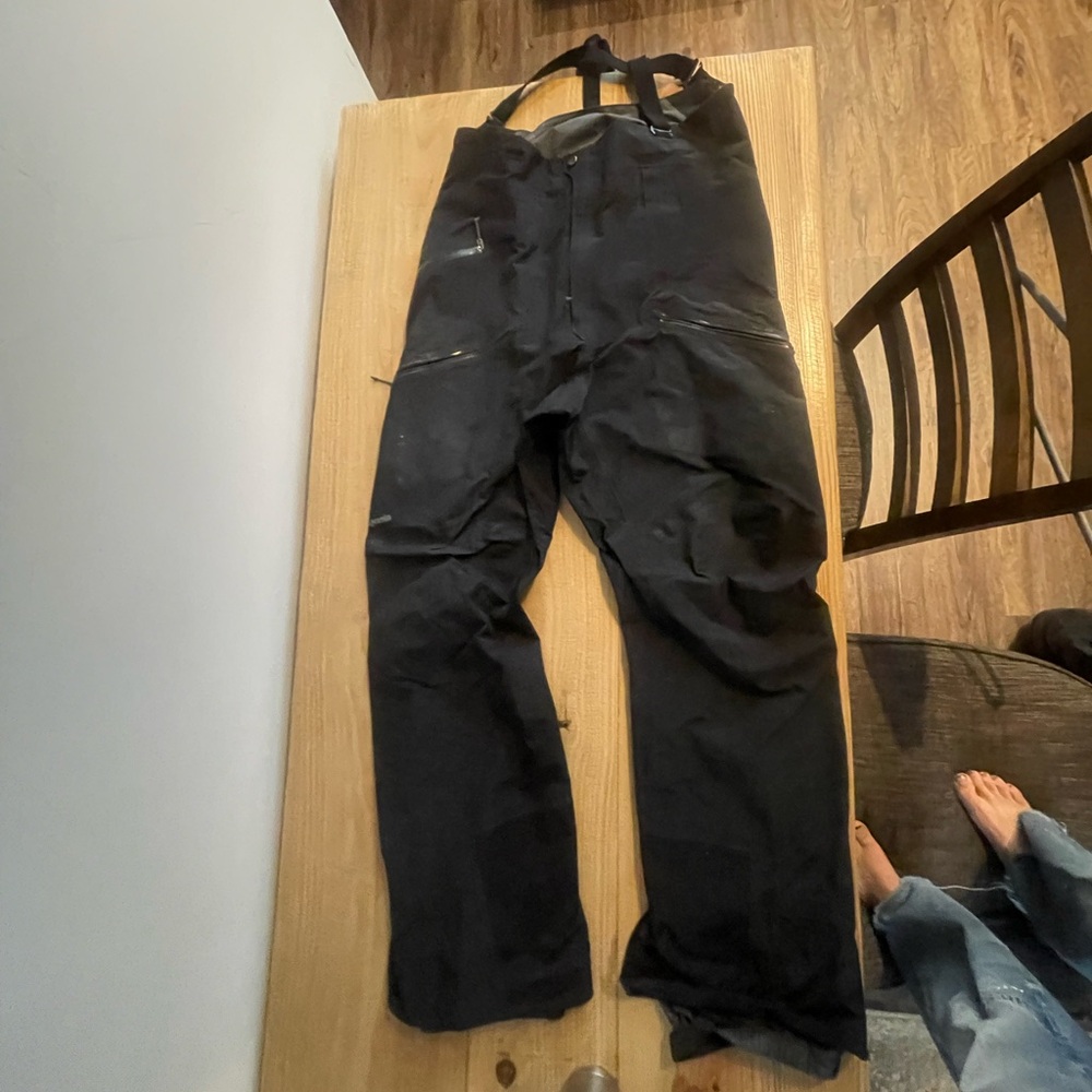 Patagonia Men's Black ski gortex Pants